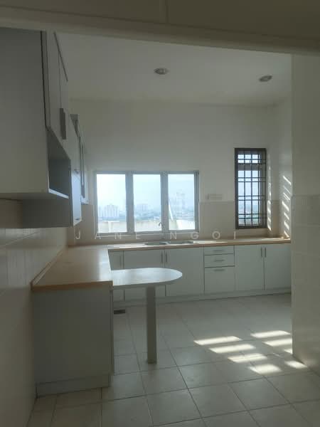 Pangsapuri untuk Dijual di Pulai View - Jane Ngoi - Kitchen - PropertyGuru.com.my