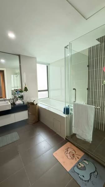 Condominium for Sale at The Straits View Condominium - Jane Ngoi - Bathroom - PropertyGuru.com.my