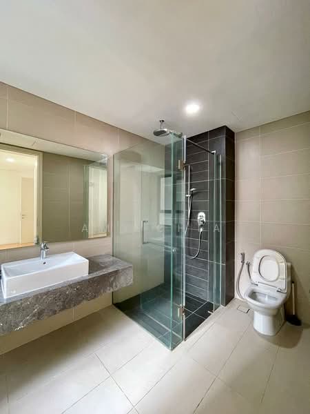 Kondominium untuk Dijual di Residensi 22 - Amy Chia - Bathroom - PropertyGuru.com.my
