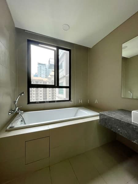 Kondominium untuk Dijual di Residensi 22 - Amy Chia - Bathroom - PropertyGuru.com.my