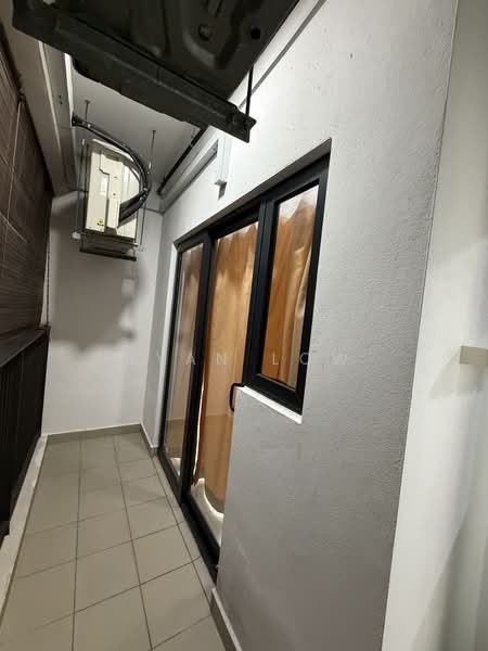 Servis Apartment untuk Dijual di Parc 3 - Ryan Low - Balcony - PropertyGuru.com.my