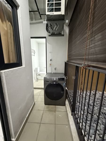 Servis Apartment untuk Dijual di Parc 3 - Ryan Low - Bathroom - PropertyGuru.com.my