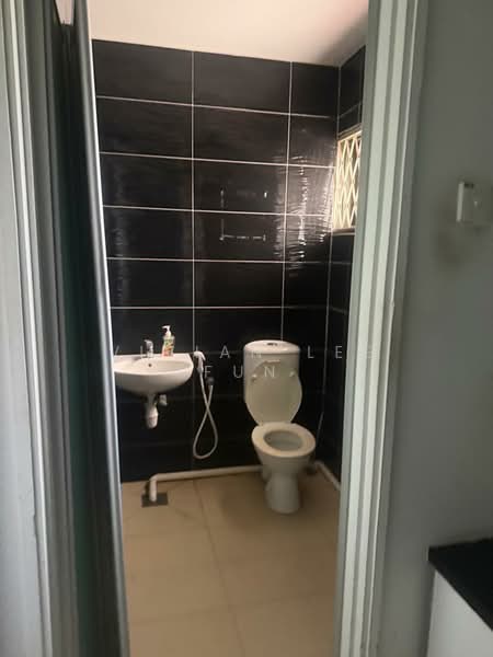Shop for Rent in Bangsar (Kuala Lumpur) - Vivian Lee Fun - Bathroom - PropertyGuru.com.my