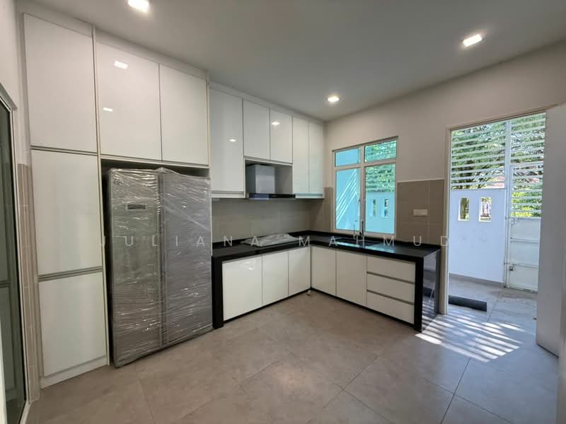 Semi-Detached House for Sale in Presint 11 (Putrajaya) - Juliana Mahmud - Kitchen - PropertyGuru.com.my