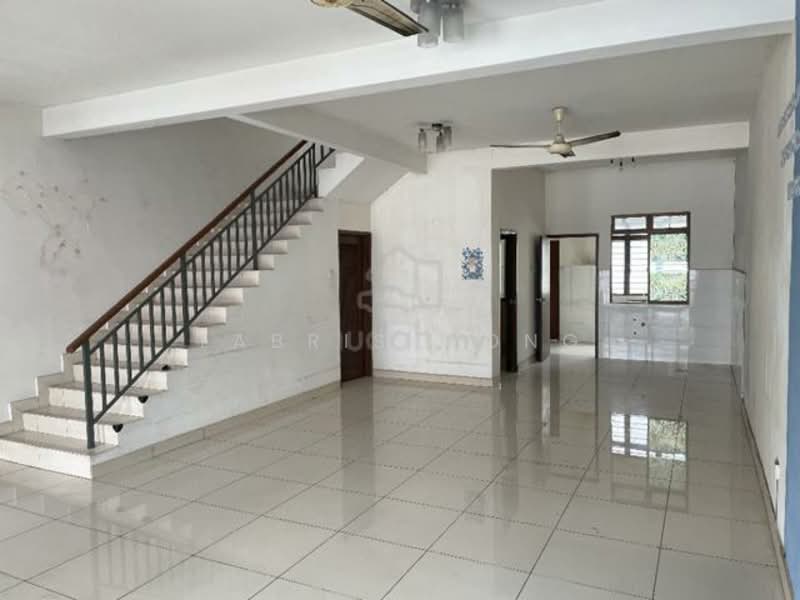 Rumah Teres 2 Tingkat untuk Dijual di Bandar Puteri (Klang) - Tabris Wong - Living Room - PropertyGuru.com.my