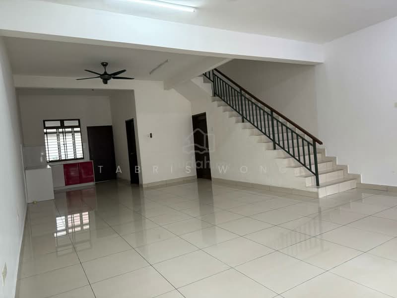 Rumah Teres 2 Tingkat untuk Dijual di Bandar Puteri (Klang) - Tabris Wong - Living Room - PropertyGuru.com.my