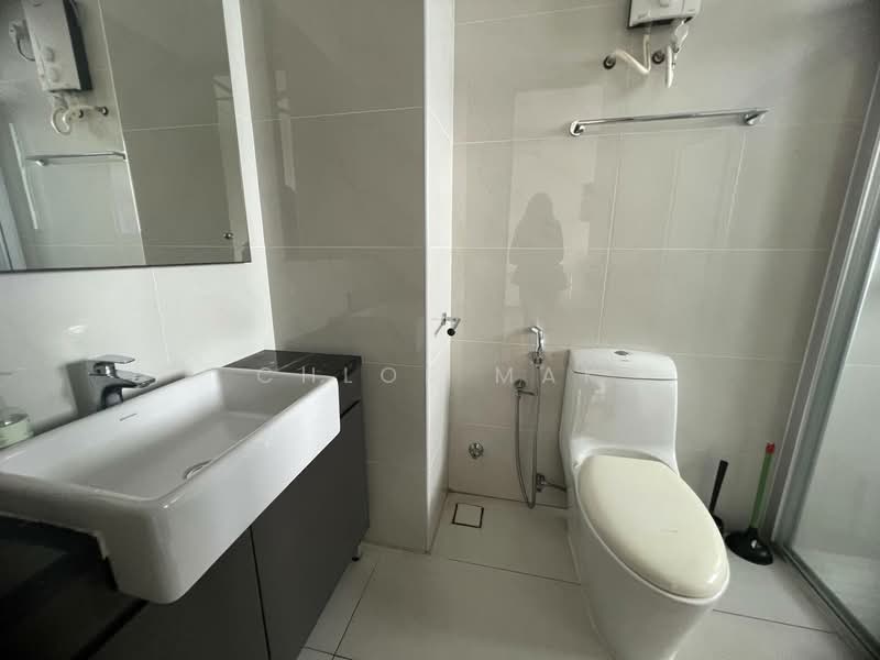 Condominium for Rent at Royal Strand @ Country Garden Danga Bay - Chloe Mak - Bathroom - PropertyGuru.com.my