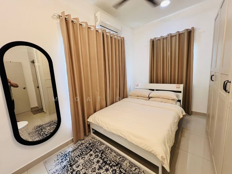Rumah Bandar untuk Dijual di Bandar Tasik Kesuma (Beranang) - Megat Danial - Bedroom - PropertyGuru.com.my
