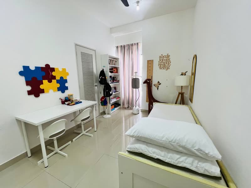 Rumah Bandar untuk Dijual di Bandar Tasik Kesuma (Beranang) - Megat Danial - Bedroom - PropertyGuru.com.my