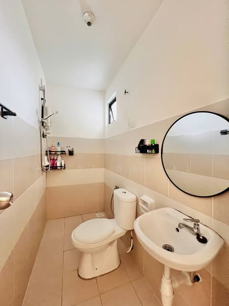 Rumah Bandar untuk Dijual di Bandar Tasik Kesuma (Beranang) - Megat Danial - Bathroom - PropertyGuru.com.my