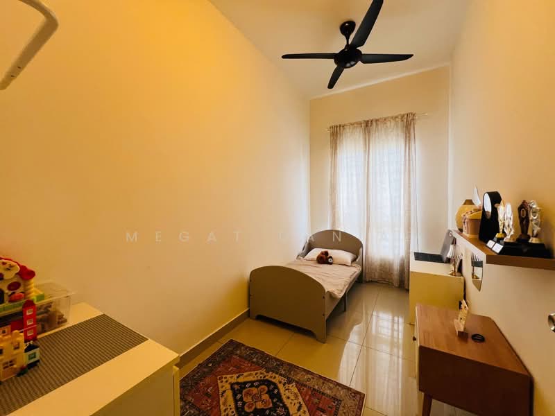Rumah Bandar untuk Dijual di Bandar Tasik Kesuma (Beranang) - Megat Danial - Bedroom - PropertyGuru.com.my