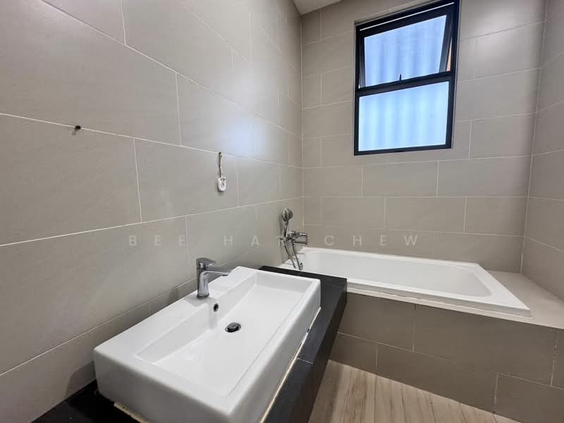 Semi-Detached House for Rent in Setia Alam (Selangor) - Bee Har Chew - Bathroom - PropertyGuru.com.my