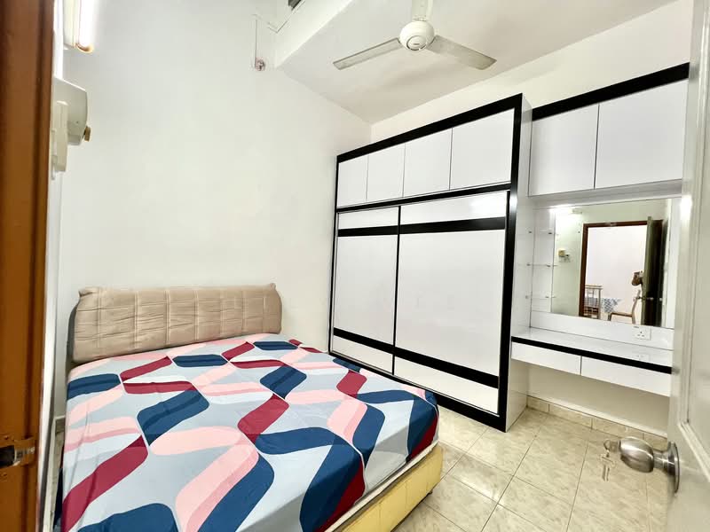 1-storey Terraced House for Rent in Taman Rinting (Masai) - Lily Wee - Bedroom - PropertyGuru.com.my