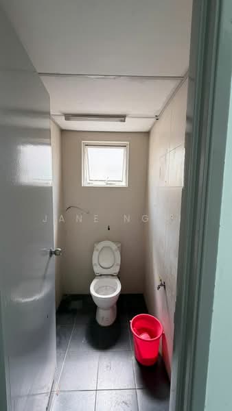 Shop for Rent in Taman Tampoi Indah (Tampoi) - Jane Ngoi - Bathroom - PropertyGuru.com.my