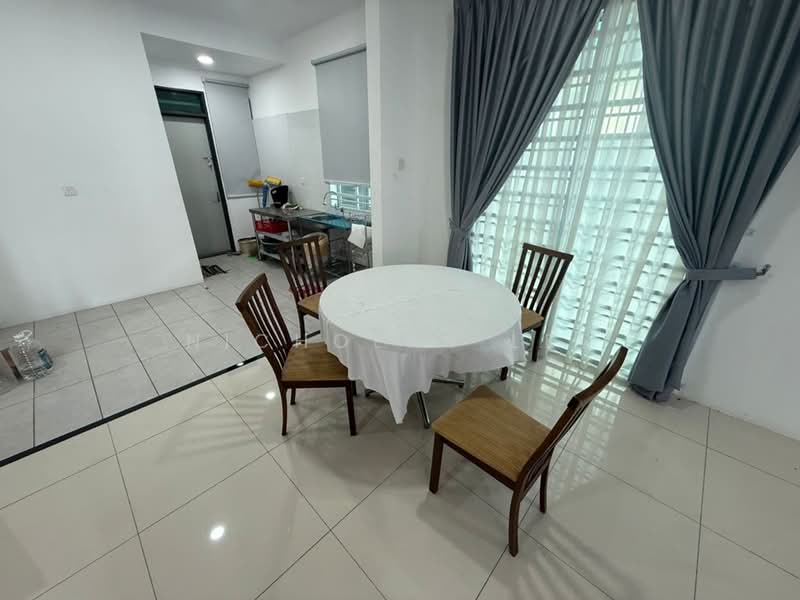 Cluster House for Sale in Panorama Lapangan Saujana (Green Park) (Ipoh) - Nicholas Lee - Dining Room - PropertyGuru.com.my