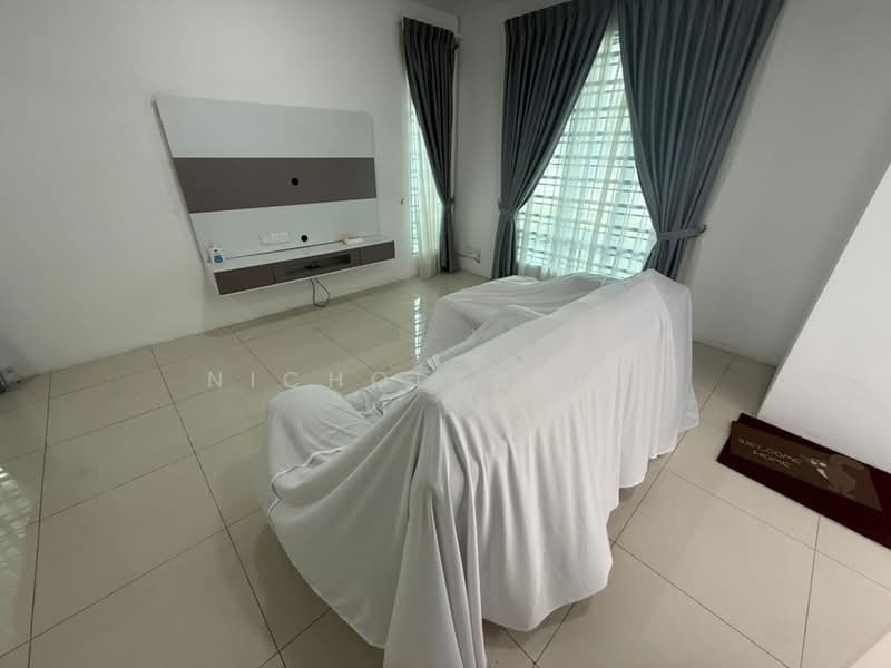 Cluster House for Sale in Panorama Lapangan Saujana (Green Park) (Ipoh) - Nicholas Lee - Living Room - PropertyGuru.com.my