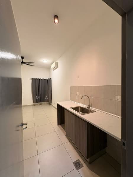 Servis Apartment untuk Dijual di Edusphere - Mark Lee - Kitchen - PropertyGuru.com.my