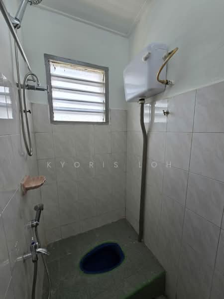 Rumah Teres 2 Tingkat untuk Dijual di Taman Rinting (Masai) - Kyoris Loh - Bathroom - PropertyGuru.com.my