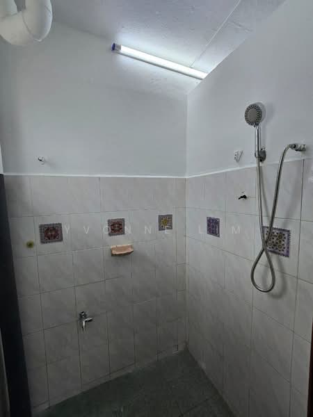 Rumah Teres 2 Tingkat untuk Dijual di Taman Bukit Rinting (Masai) - Yvonne Lim - Bathroom - PropertyGuru.com.my