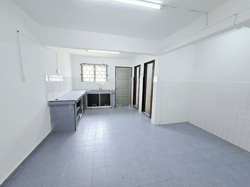 Rumah Teres 2 Tingkat untuk Dijual di Taman Bukit Rinting (Masai) - Yvonne Lim - Kitchen - PropertyGuru.com.my