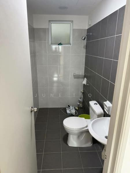 Servis Apartment untuk Disewa di Residensi Taman Pelangi Indah - June Teo - Bathroom - PropertyGuru.com.my