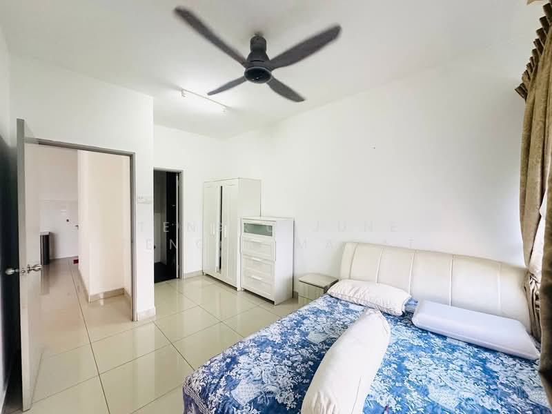 Kondominium untuk Dijual di Dwiputra Residences - Tengku June Tengku Mamat - Bedroom - PropertyGuru.com.my