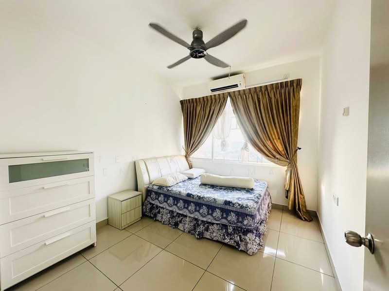 Kondominium untuk Dijual di Dwiputra Residences - Tengku June Tengku Mamat - Bedroom - PropertyGuru.com.my