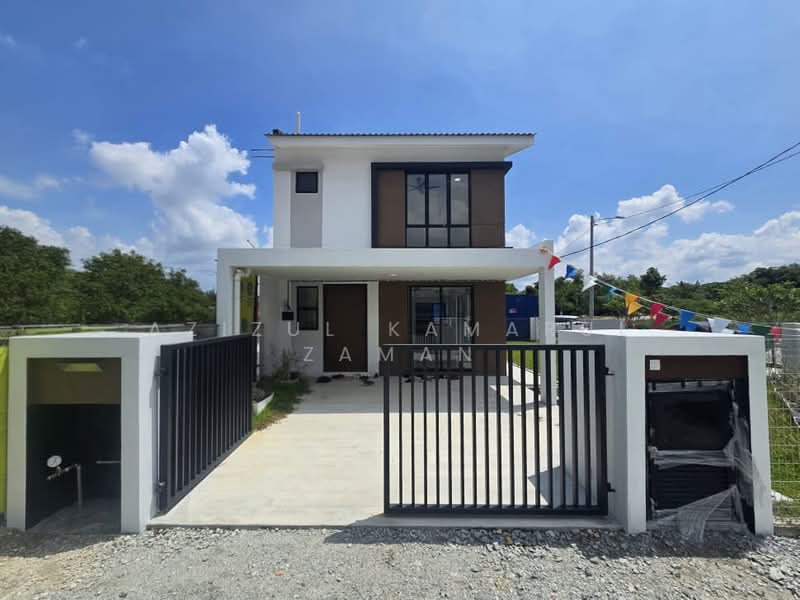 2-storey Terraced House for Sale in Sepang (Selangor) - Azizul Kamarul Zaman - Exterior - PropertyGuru.com.my
