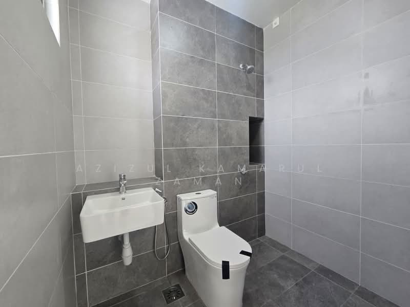 2-storey Terraced House for Sale in Sepang (Selangor) - Azizul Kamarul Zaman - Bathroom - PropertyGuru.com.my