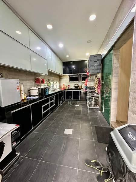 Semi-Detached House for Sale in Austin (Johor Bahru) - Samantha Teng - Kitchen - PropertyGuru.com.my