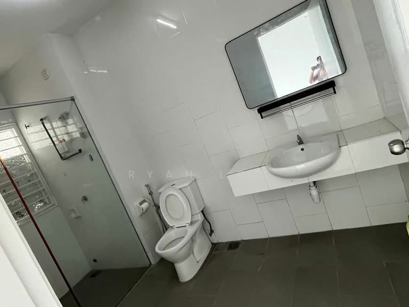 Rumah Teres 2 Tingkat untuk Dijual di Kajang (Selangor) - Ryan Low - Bathroom - PropertyGuru.com.my