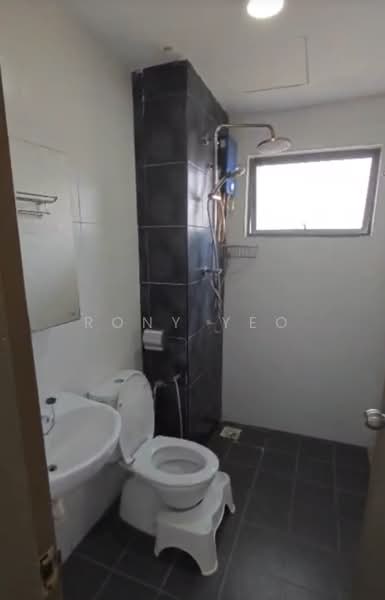 Kondominium untuk Dijual di Ameera Residence - Rony Yeo - Bathroom - PropertyGuru.com.my