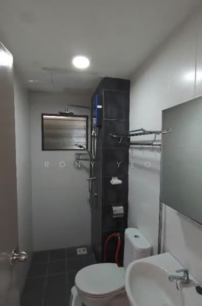 Kondominium untuk Dijual di Ameera Residence - Rony Yeo - Bathroom - PropertyGuru.com.my