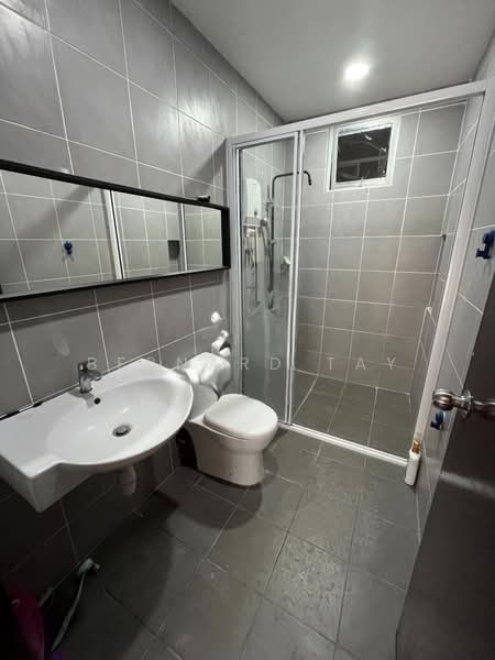 Service Residence for Sale at Savanna Executive Suite @ Southville City - Bernard Tay - Bathroom - PropertyGuru.com.my