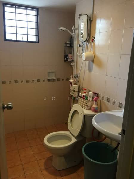 Kondominium untuk Dijual di Casa Puteri Condominium - JC Tay - Bathroom - PropertyGuru.com.my
