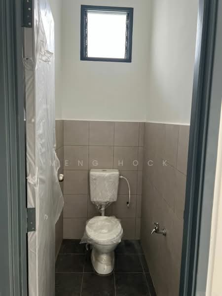 Shop / Office for Rent in Bandar Putra (Kulai) - Meng Hock - Bathroom - PropertyGuru.com.my