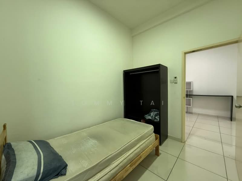 Service Residence for Sale at D'Summit Residences - Tommy Tai - Bedroom - PropertyGuru.com.my