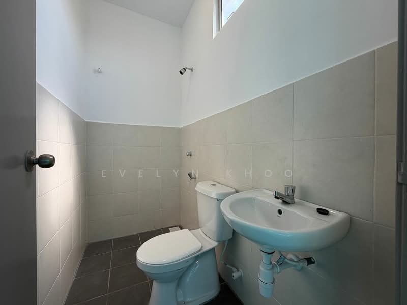 Rumah Teres 2.5 Tingkat untuk Disewa di Taman Kundang Jaya (Rawang) - Evelyn Khoo - Bathroom - PropertyGuru.com.my