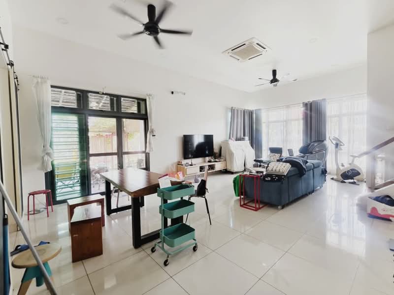 2-storey Terraced House for Sale in Johor Bahru (Johor) - Suenn Low - Living Room - PropertyGuru.com.my