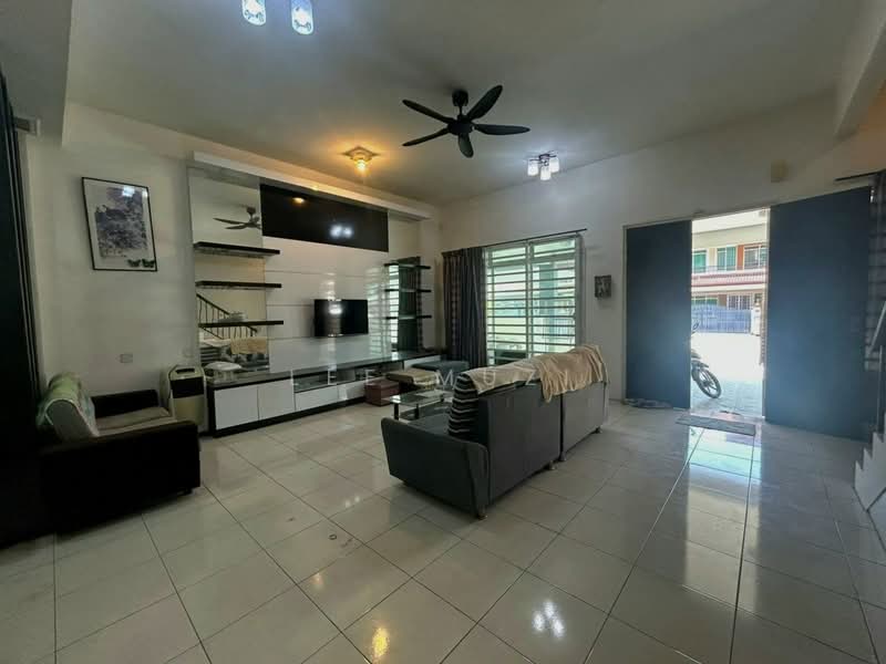 2-storey Terraced House for Sale in Bandar Seri Botani (Simpang Pulai) - Lee Muzi - Living Room - PropertyGuru.com.my