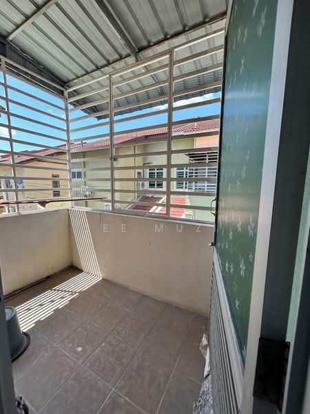 2-storey Terraced House for Sale in Ipoh (Perak) - Lee Muzi - Balcony - PropertyGuru.com.my