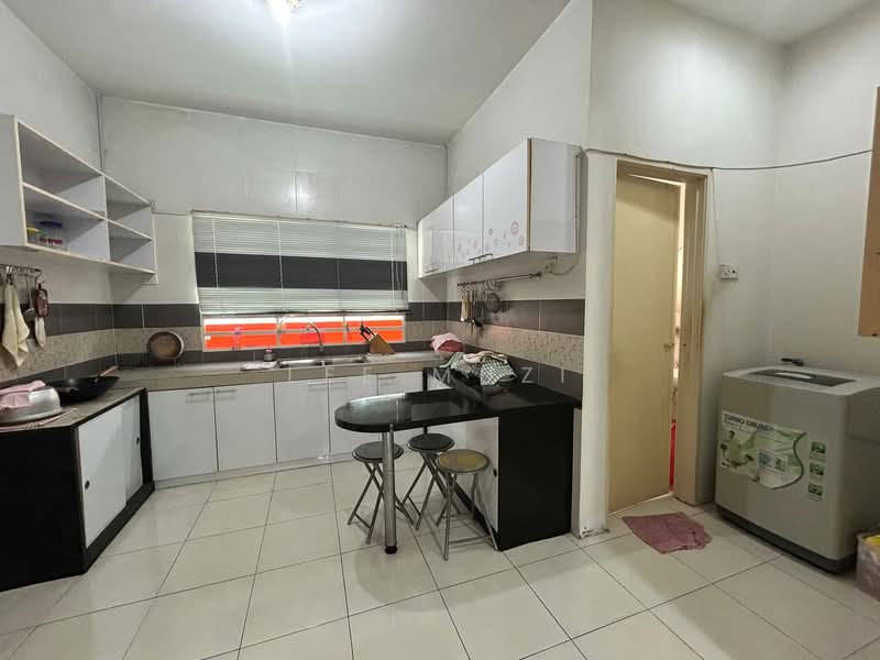 2-storey Terraced House for Sale in Ipoh (Perak) - Lee Muzi - Kitchen - PropertyGuru.com.my