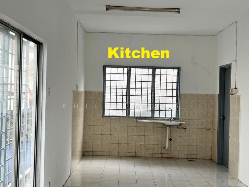 Semi-Detached House for Sale in Taman Equine (Seri Kembangan) - Philip Wong - Kitchen - PropertyGuru.com.my