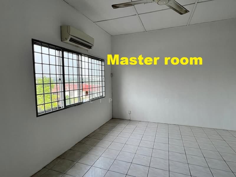Semi-Detached House for Sale in Taman Equine (Seri Kembangan) - Philip Wong - Master Bedroom - PropertyGuru.com.my