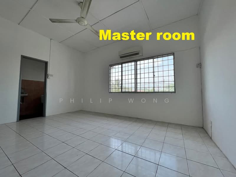 Semi-Detached House for Sale in Taman Equine (Seri Kembangan) - Philip Wong - Master Bedroom - PropertyGuru.com.my