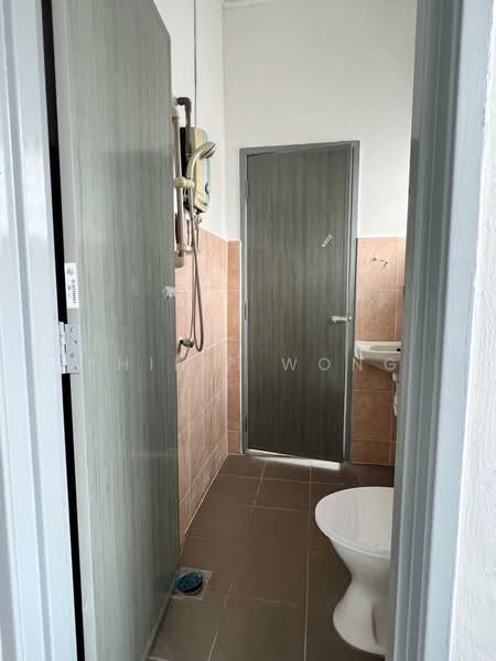 Semi-Detached House for Sale in Taman Equine (Seri Kembangan) - Philip Wong - Bathroom - PropertyGuru.com.my