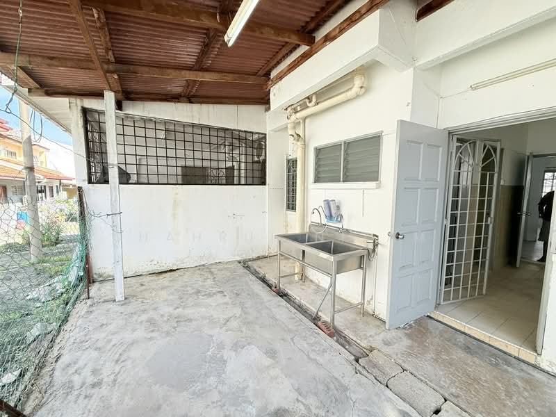 2-storey Terraced House for Sale in Puchong (Selangor) - Shahrul Nizam - Exterior - PropertyGuru.com.my