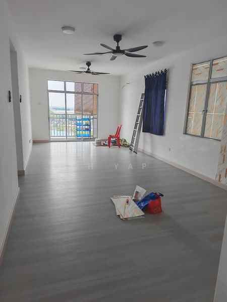 Kondominium untuk Disewa di Scott Towers @ Larkin JB - JH Yap - Living Room - PropertyGuru.com.my