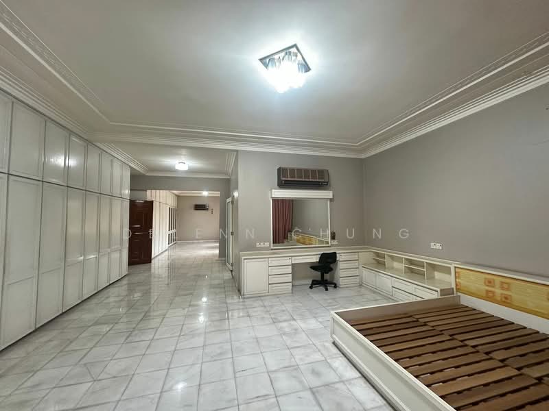 Bungalow for Sale in Klang (Selangor) - Delenn Chung - Bedroom - PropertyGuru.com.my