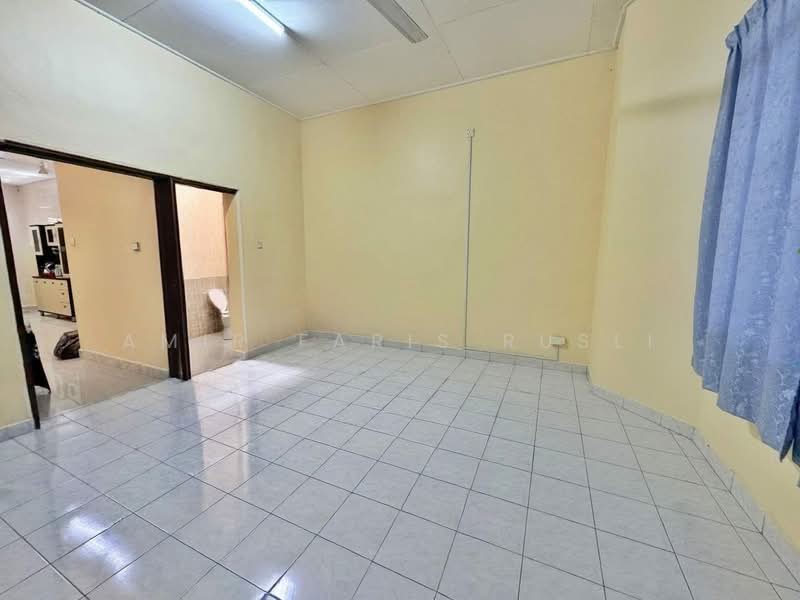 Rumah Berkembar untuk Dijual di Bandar Putra (Kulai) - Amir Faris Rusli - PropertyGuru.com.my